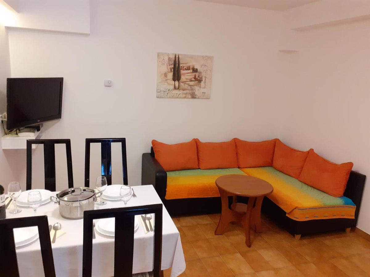 Ferienwohnung App Milka Poreč Exterior foto