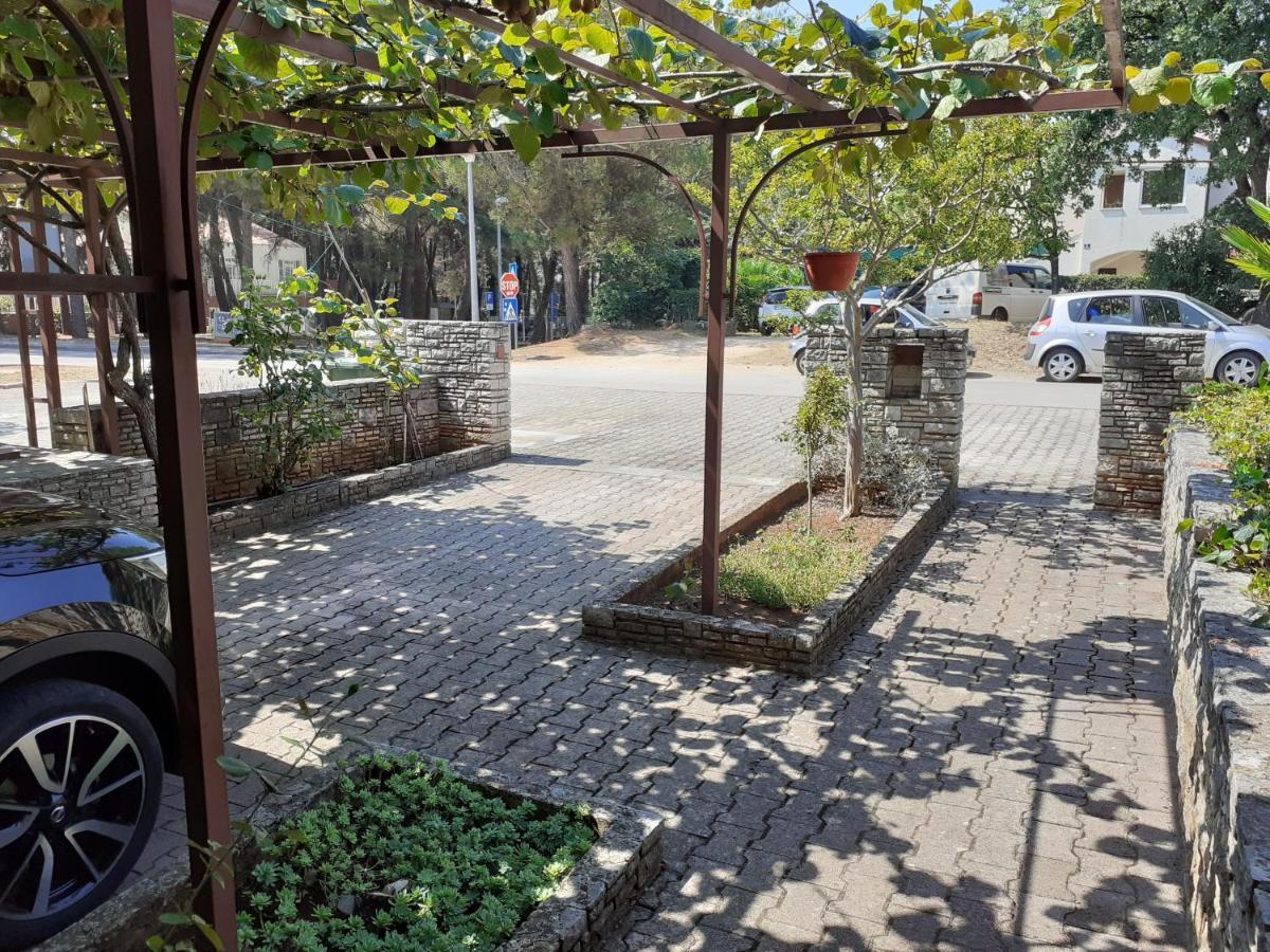 Ferienwohnung App Milka Poreč Exterior foto