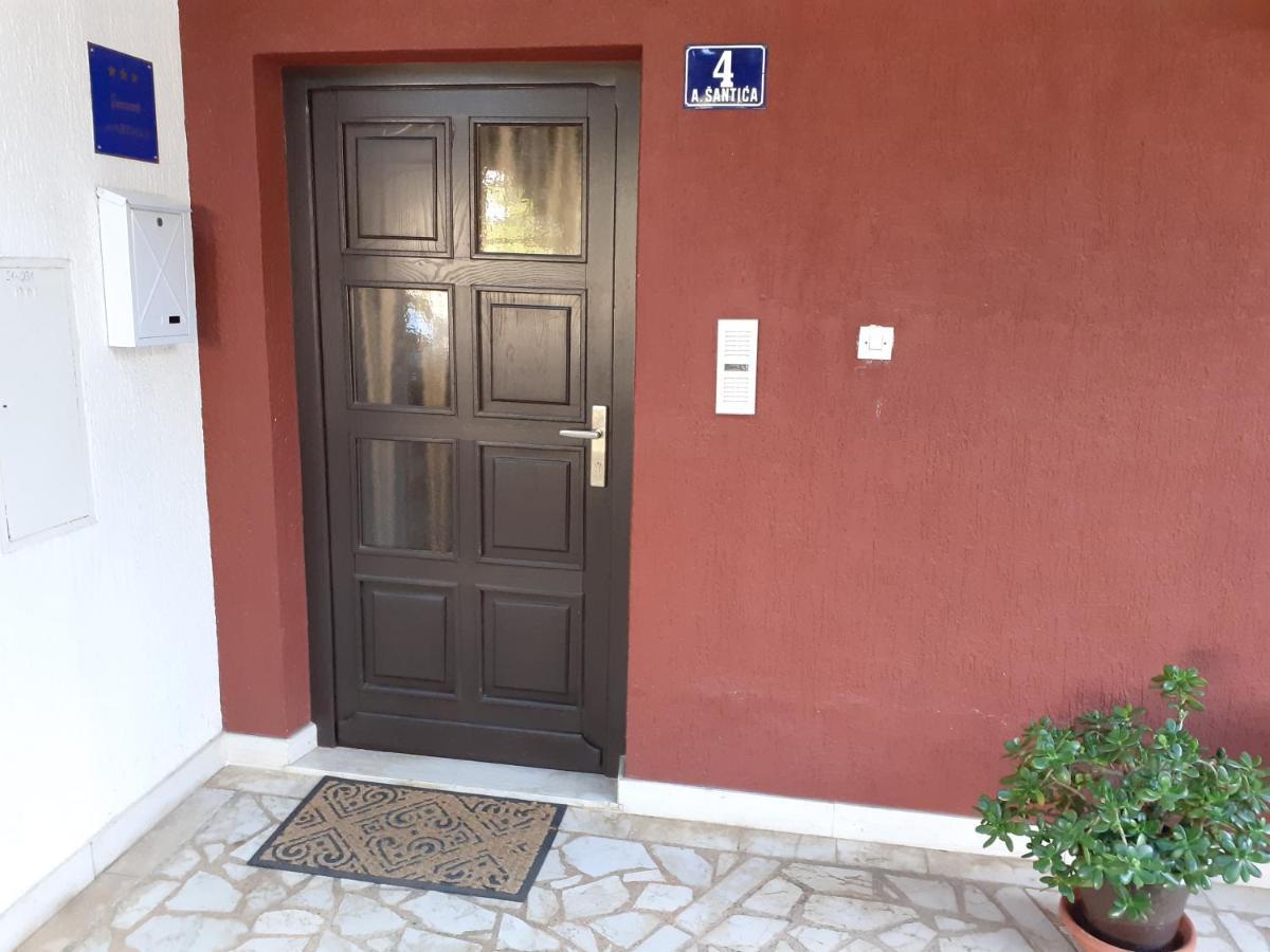 Ferienwohnung App Milka Poreč Exterior foto